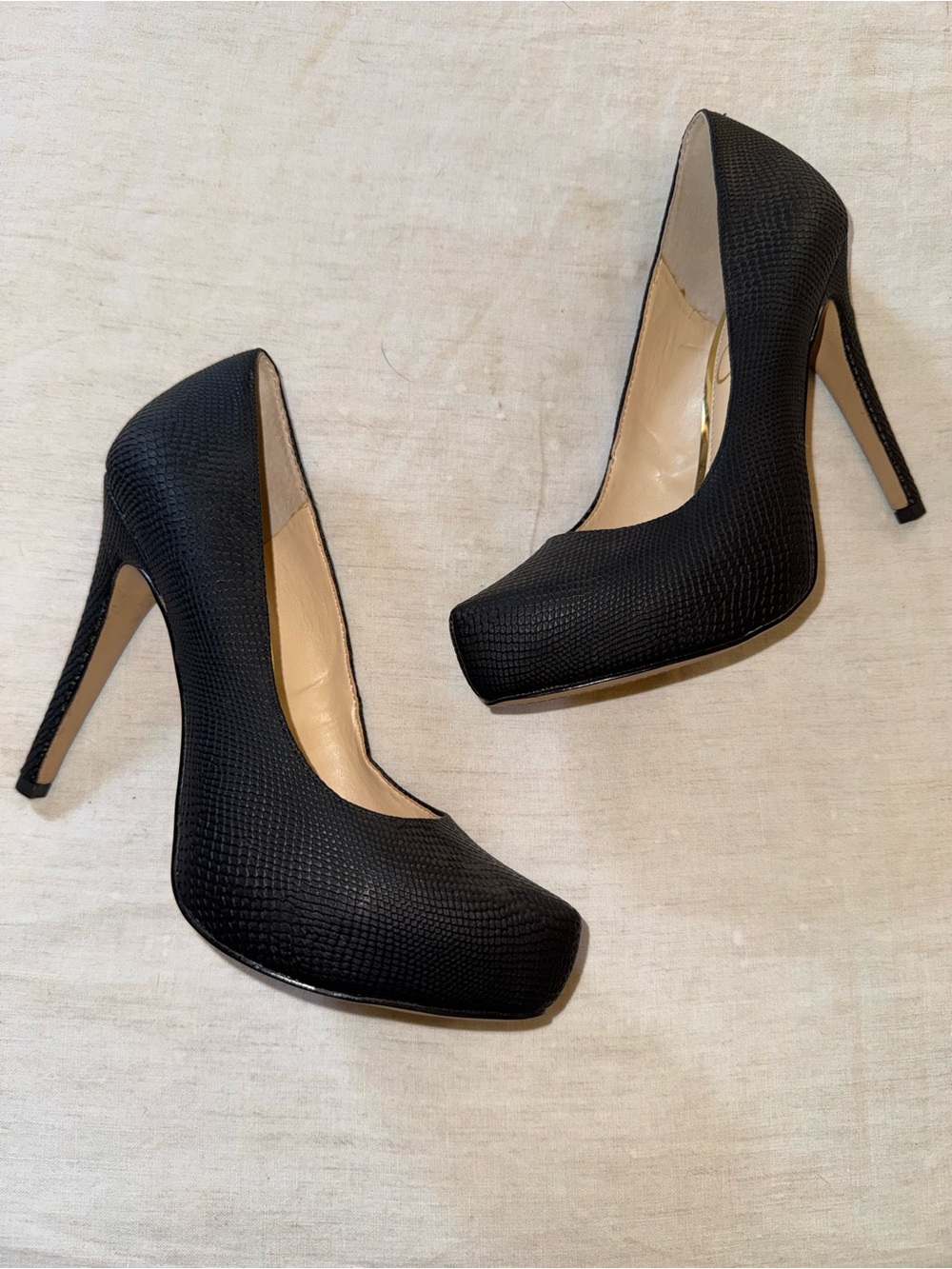 Jessica Simpson Classic Black Women’s High Heel platform Pumps